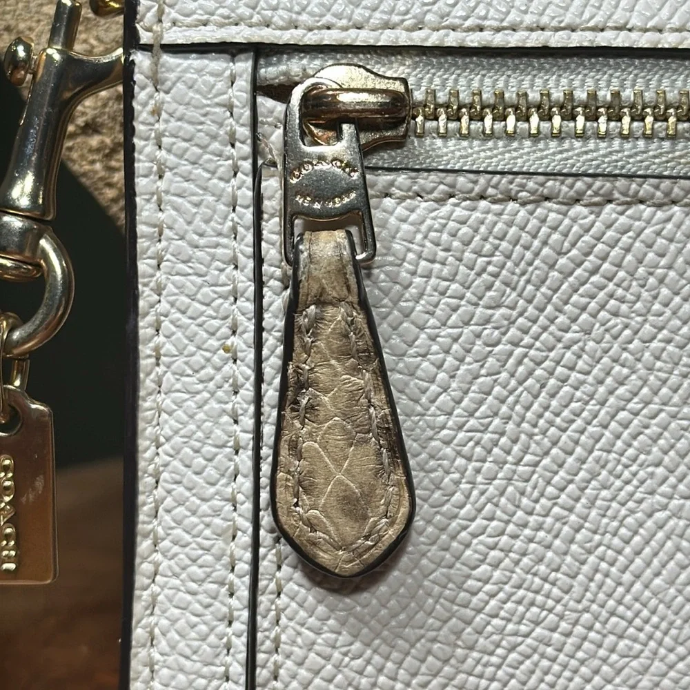 COACH Slim Turnlock Envelope Wallet With Chain - Picture 9 of 16